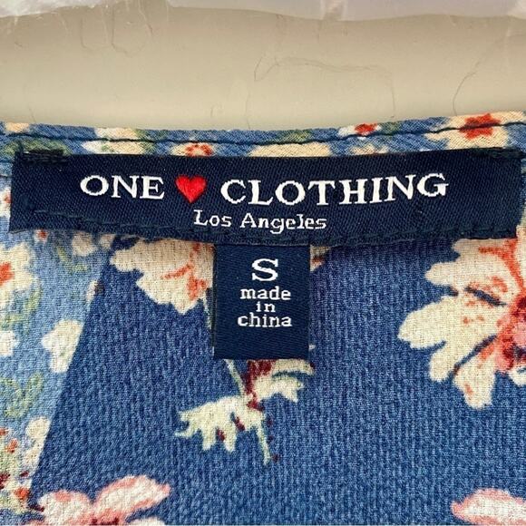 ONE CLOTHING Blue Mixed Floral Patchwork Top Smocked Waist Cropped | Size Small - Picture 5 of 6